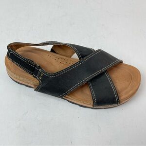 Women’s 8 M Clarks Yacht Cross Strap Slingback Sandals Flats Black Leather